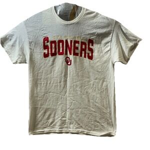 Captivating Oklahoma Sooners T-shirt Men's Size Large